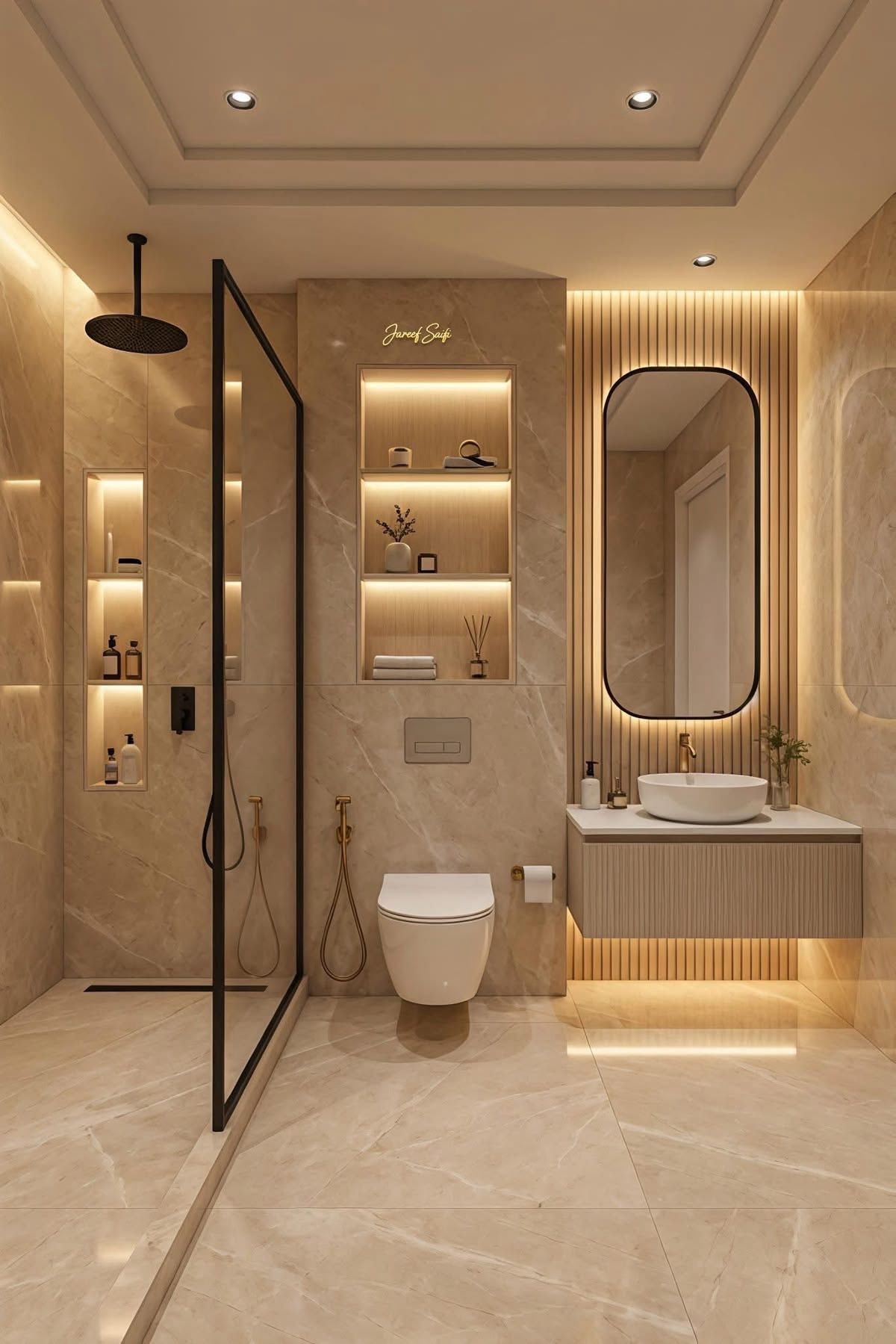 Beige marmeren badkamer met inloopdouche, nissen en sfeerverlichting